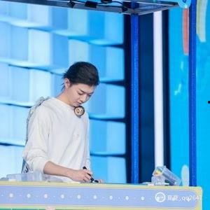 霍尊近期活动视频